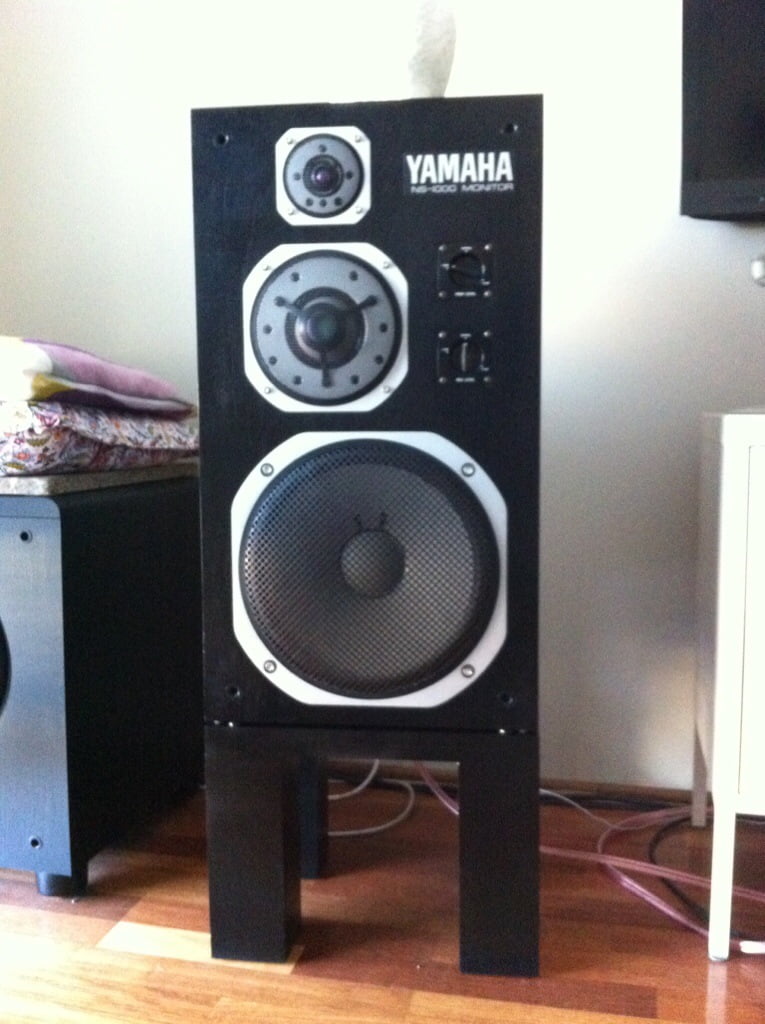 NS-1000 speaker stands