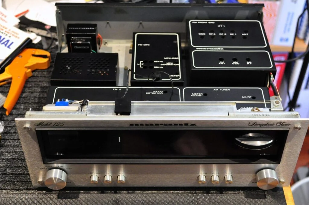 Marantz 125 AM/FM Tuner Alignment & Upgrade 3 Marantz 125