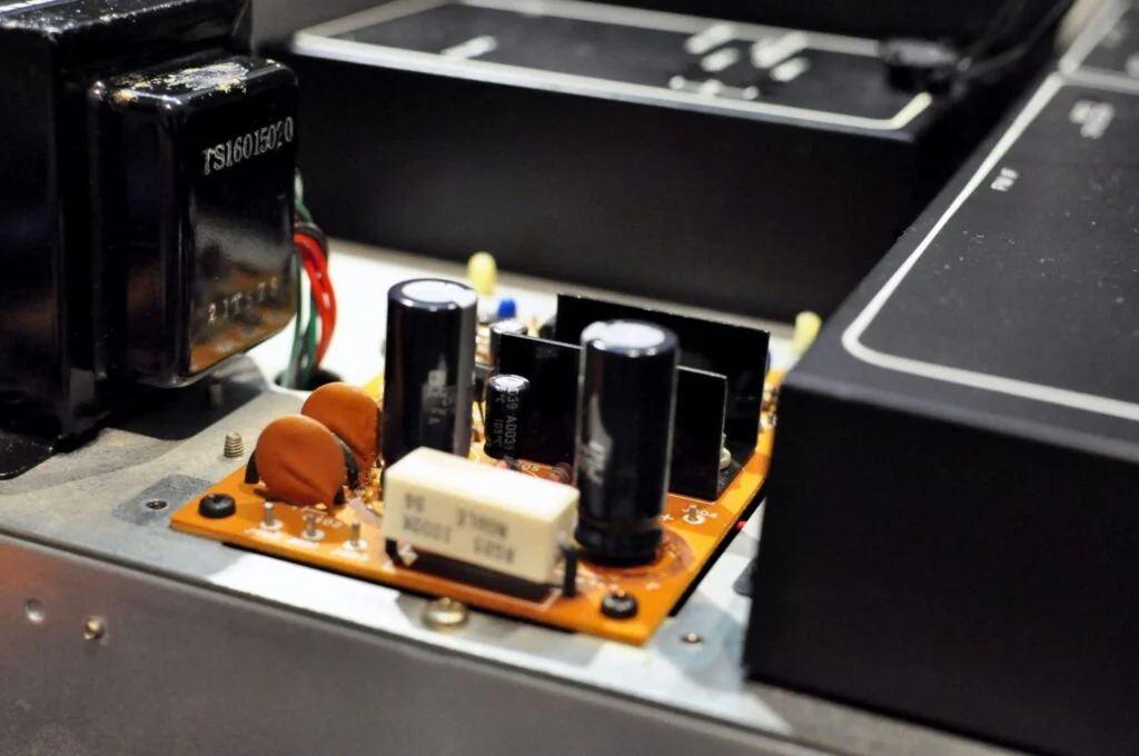 Marantz 125 AM/FM Tuner Alignment & Upgrade 5 Marantz 125