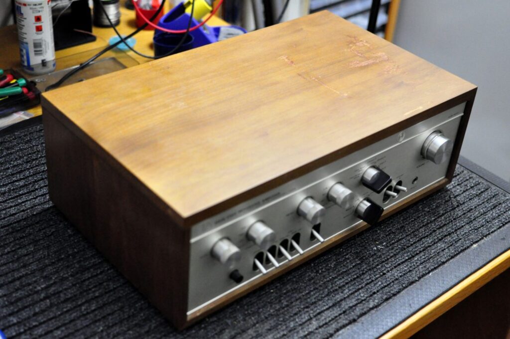 Gorgeous Luxman SQ-505 Integrated Amplifier for Sale 5 _DSC6430