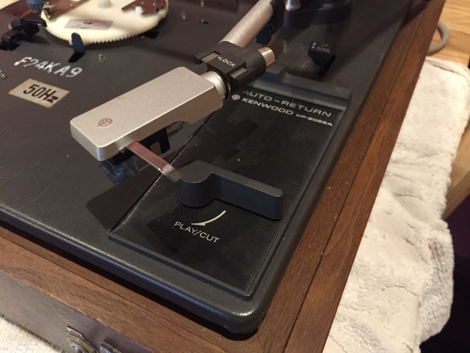 Kenwood KP-2022 Belt-Drive Turntable Service 4 Kenwood KP-2022