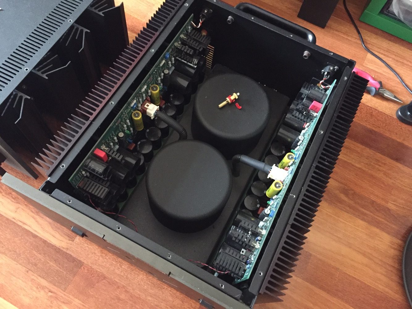 BAT VK-500 MOSFET Power Amplifier Repair 3 BAT VK-500