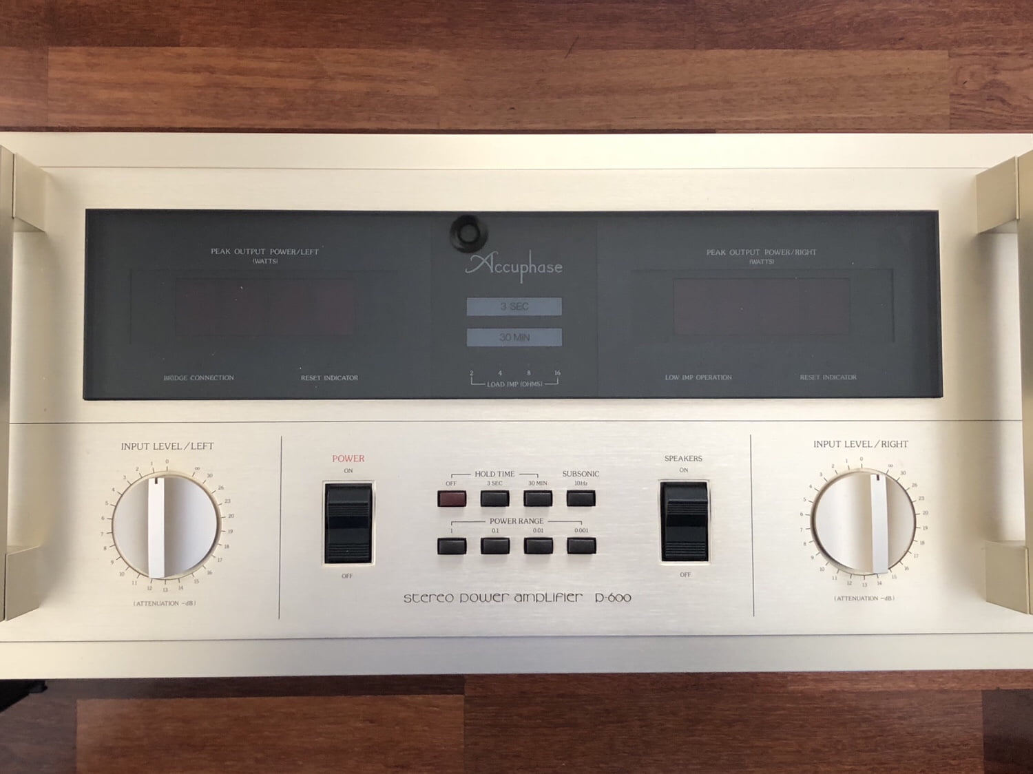 Accuphase P-600 Power Amplifier Inspection & Voltage Conversion 3 Accuphase P-600