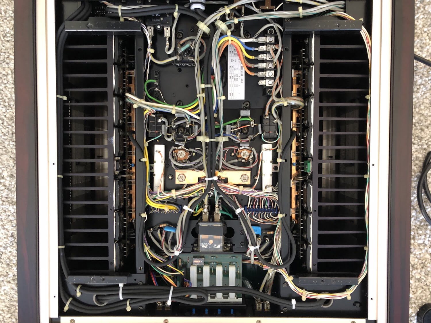 Accuphase P-600 Power Amplifier Inspection & Voltage Conversion 4 Accuphase P-600