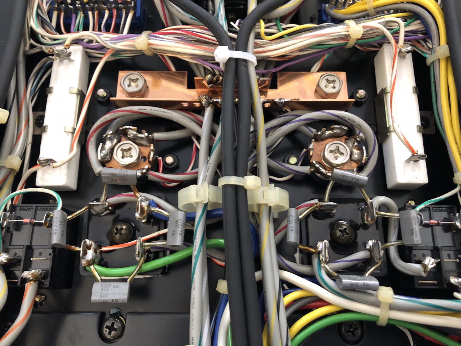 Accuphase P-600 Power Amplifier Inspection & Voltage Conversion 5 Accuphase P-600