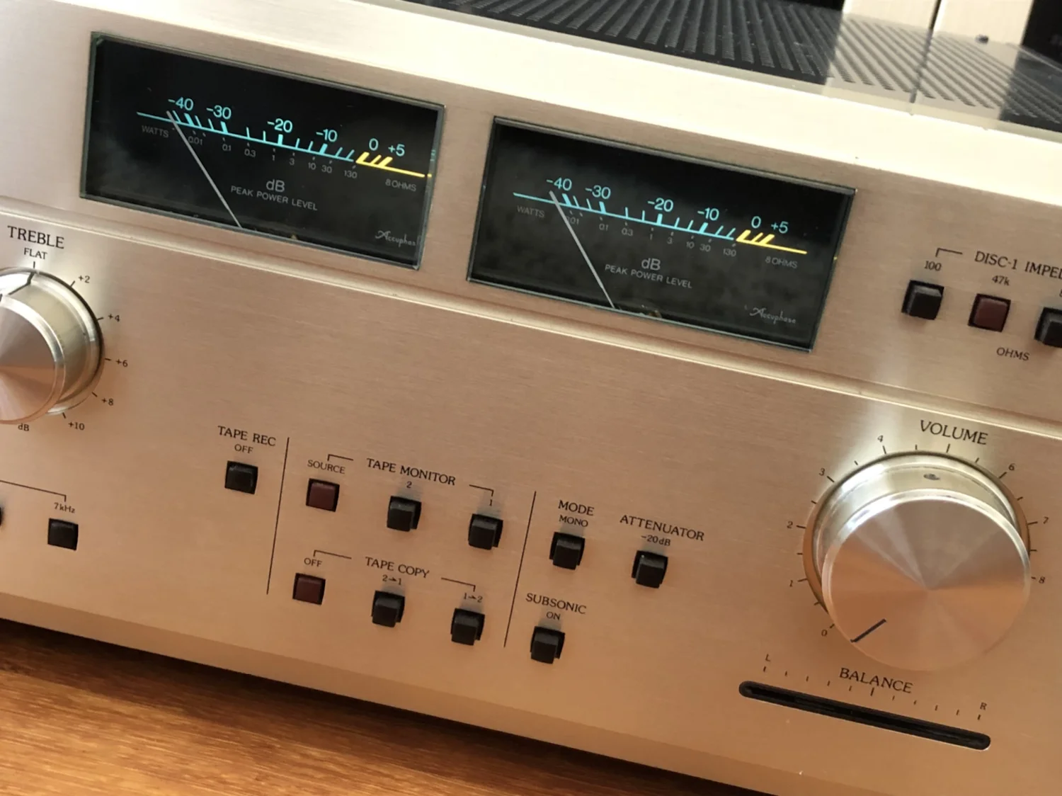 07 Accuphase E-303 プリメインアンプ アキュフェーズ(アキュフェーズ)｜売買されたオークション情報、yahooの商品情報をアーカイブ公開  - オークファン 家電、AV、カメラ