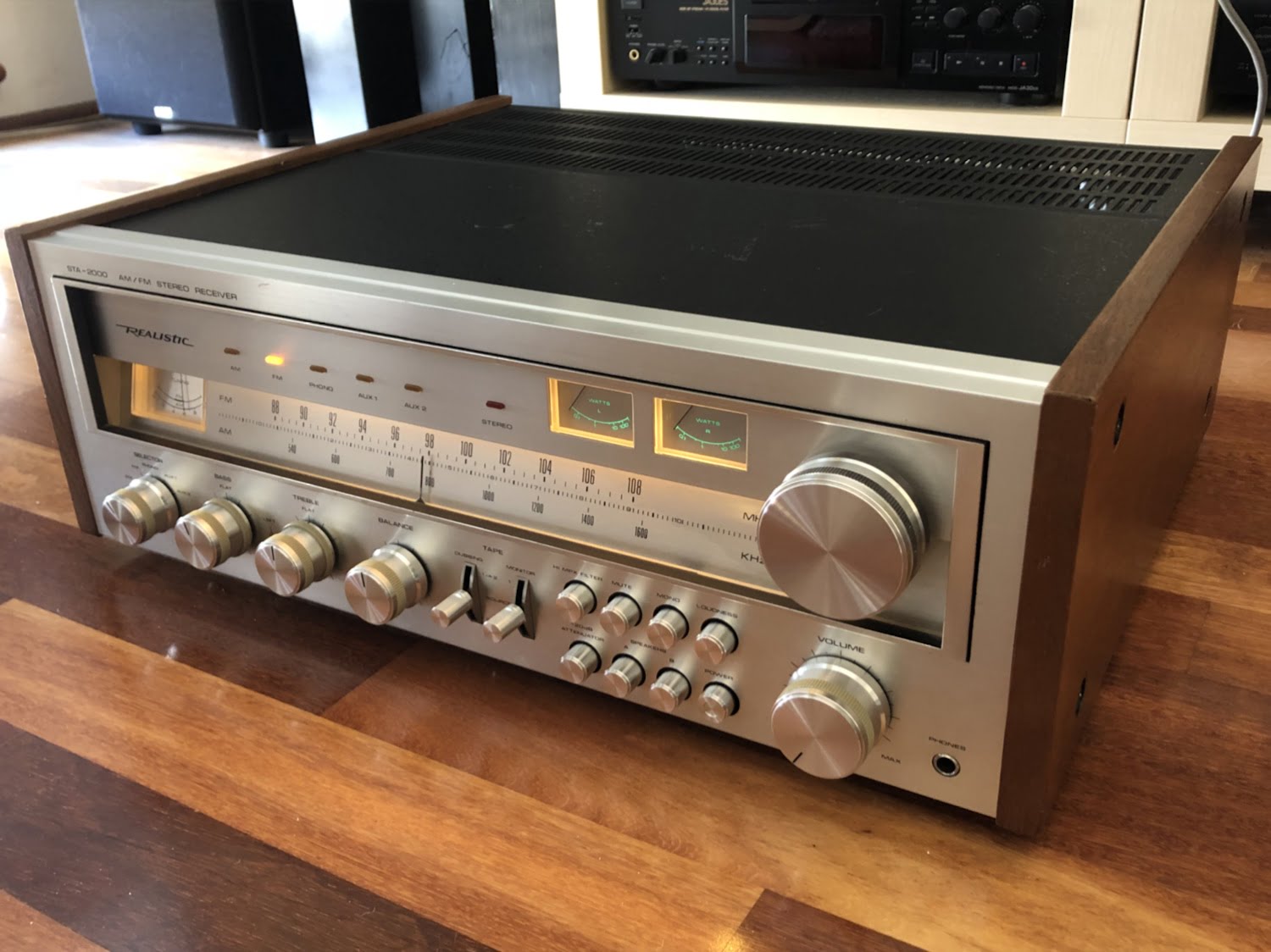 Gorgeous Realistic STA-2000 Receiver Repair & Service | LiQUiD AUDiO