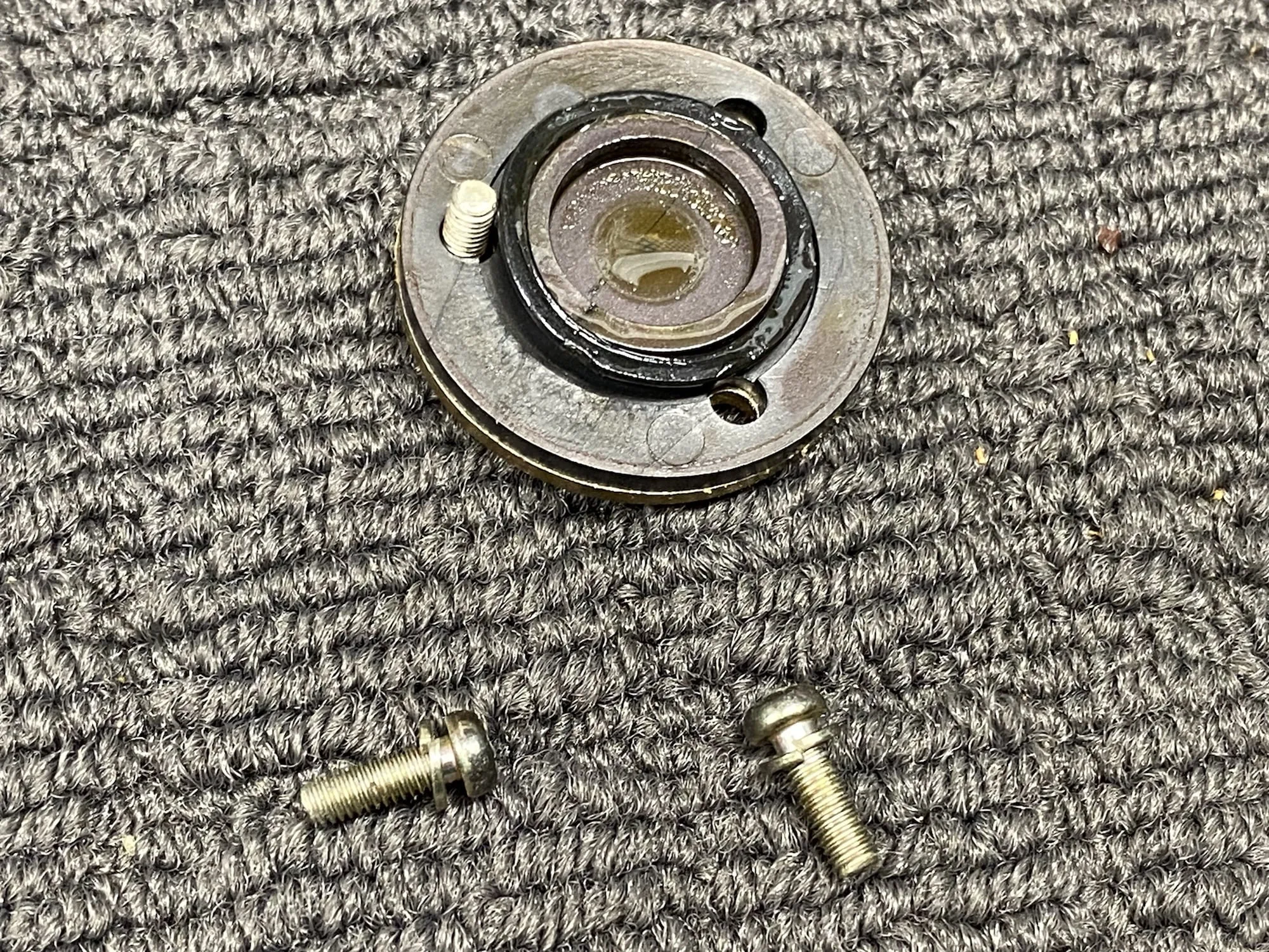 Yamaha GT-2000 Turntable Service 21 img 3414