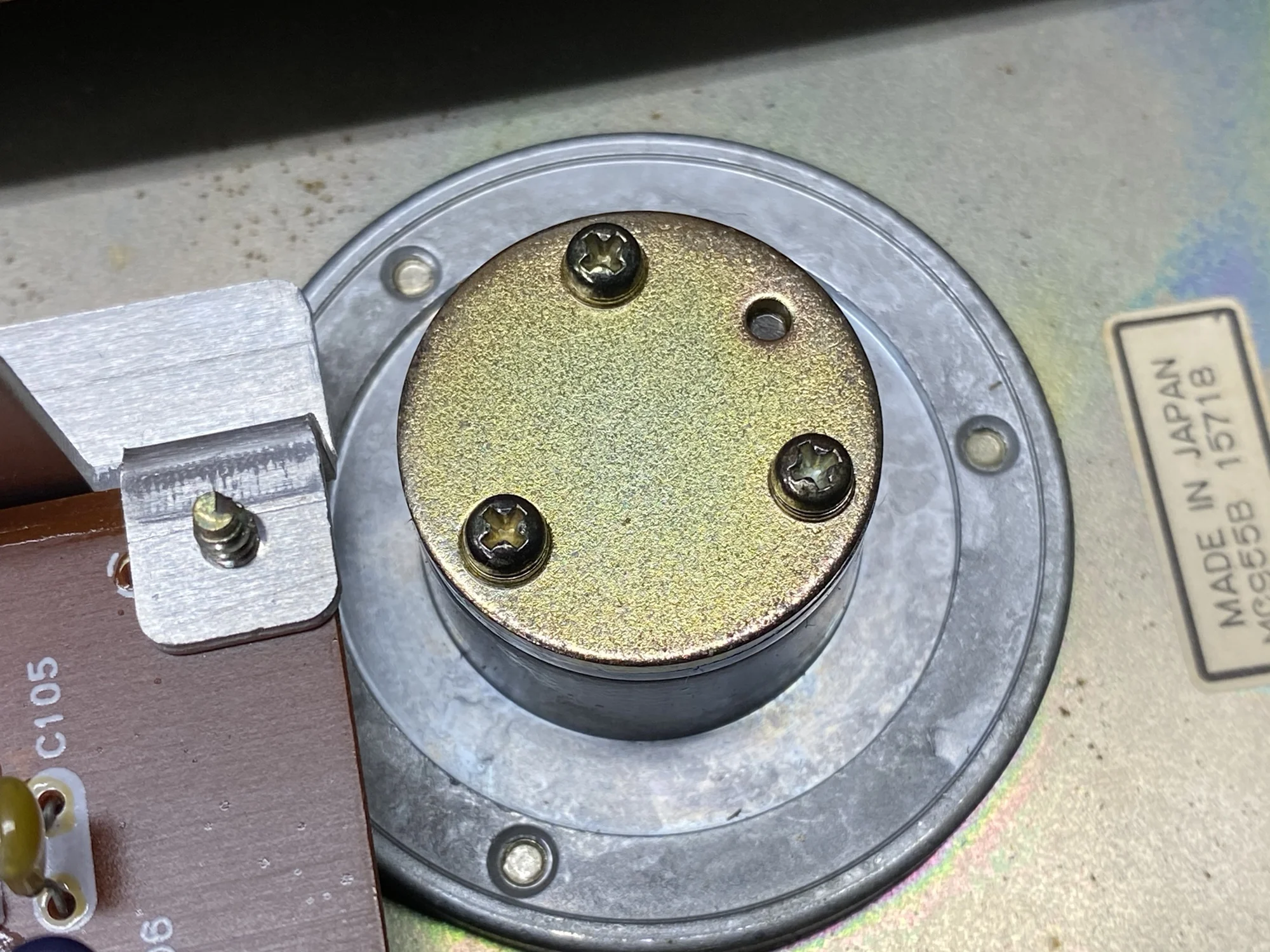 Yamaha GT-2000 Turntable Service 24 img 3418
