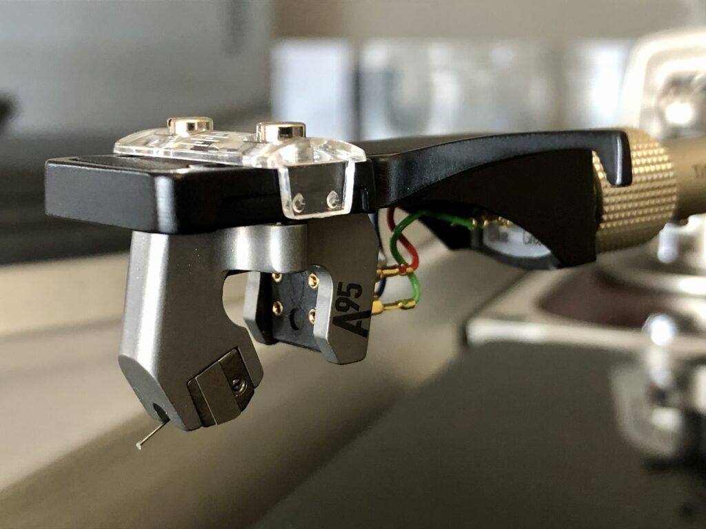 High-End Cartridge Inspection & Deep Cleaning 7 Ortofon MC-A95
cartridge inspection