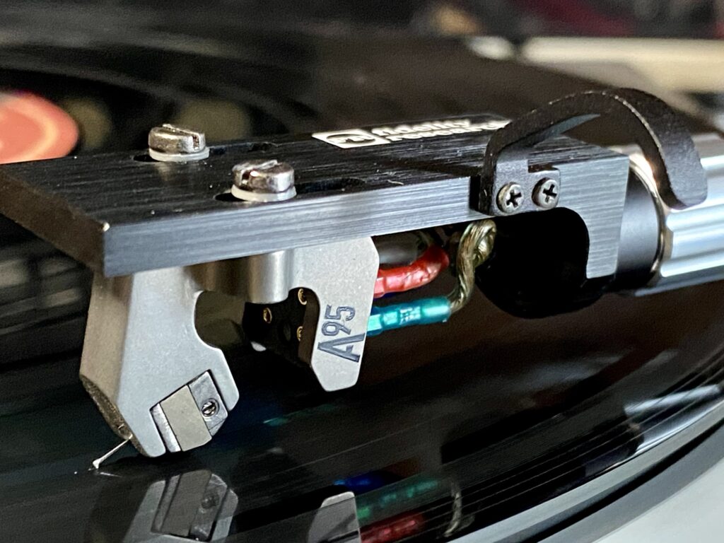 High-End Cartridge Inspection & Deep Cleaning 3 Ortofon MC A95
cartridge inspection