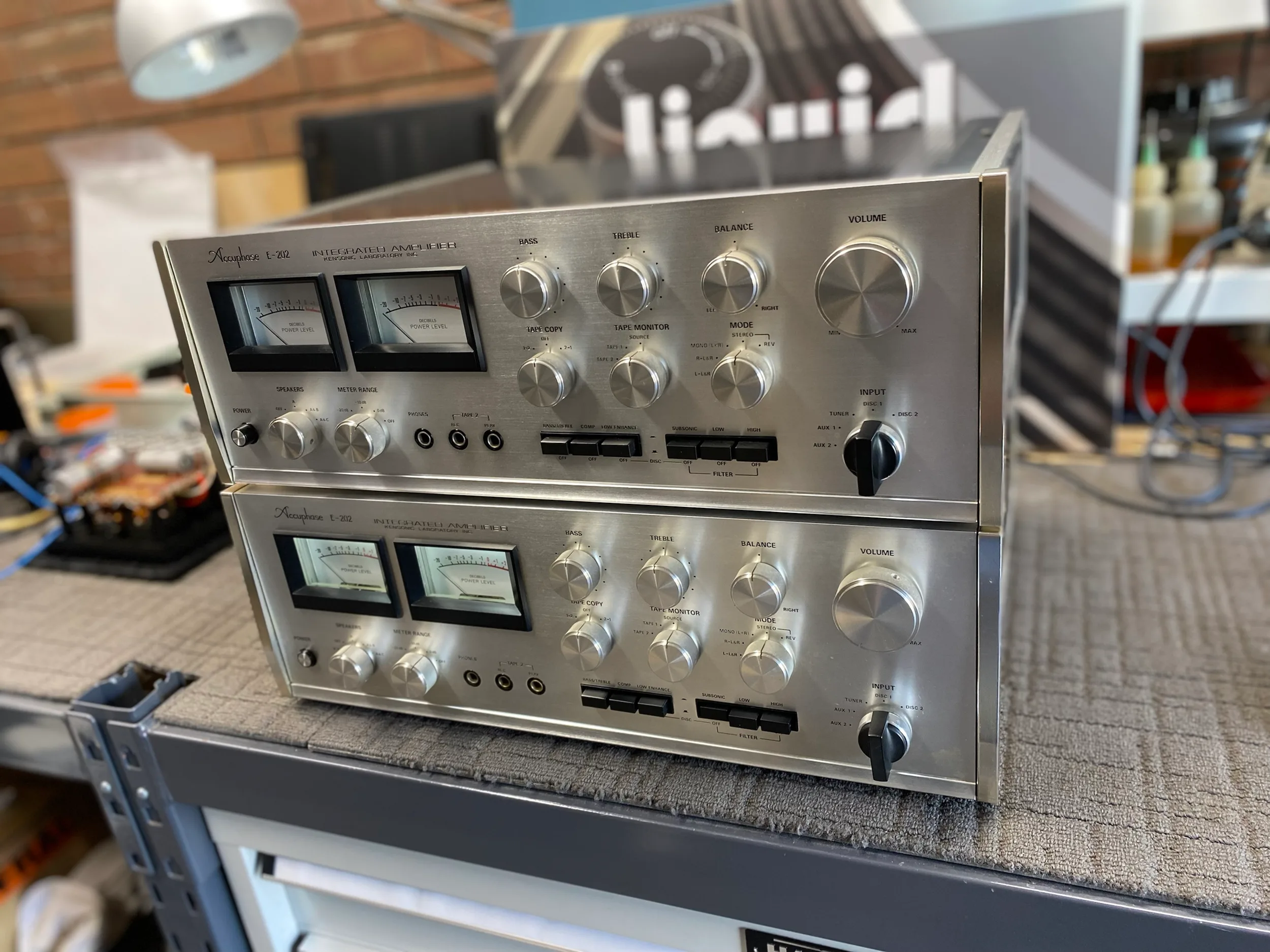 Accuphase E-202