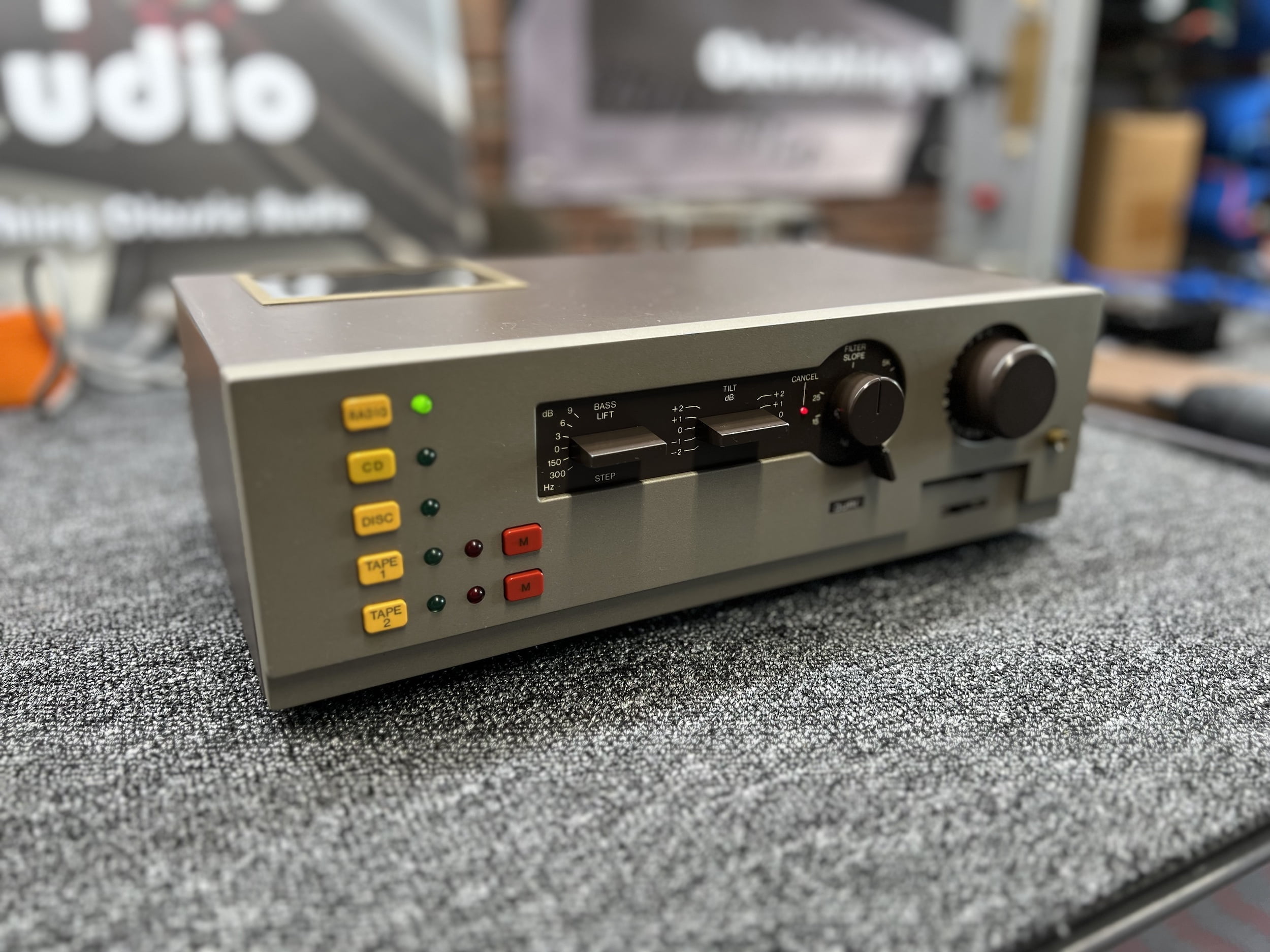 Hi-Fi Bargains & New Acquisitions 5 Quad 44
hi-fi bargains