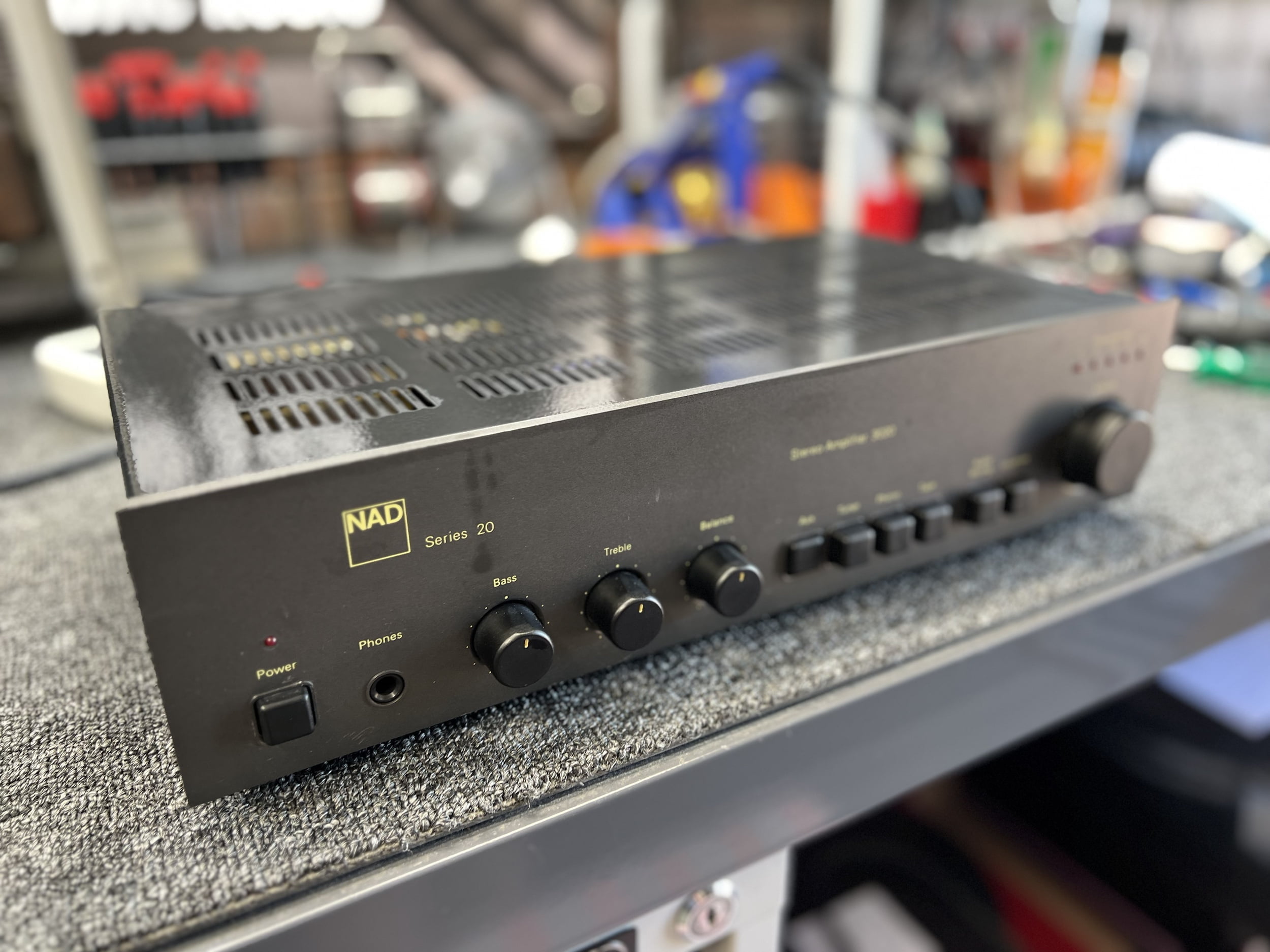 Hi-Fi Bargains & New Acquisitions 8 NAD 3020
hi-fi bargains