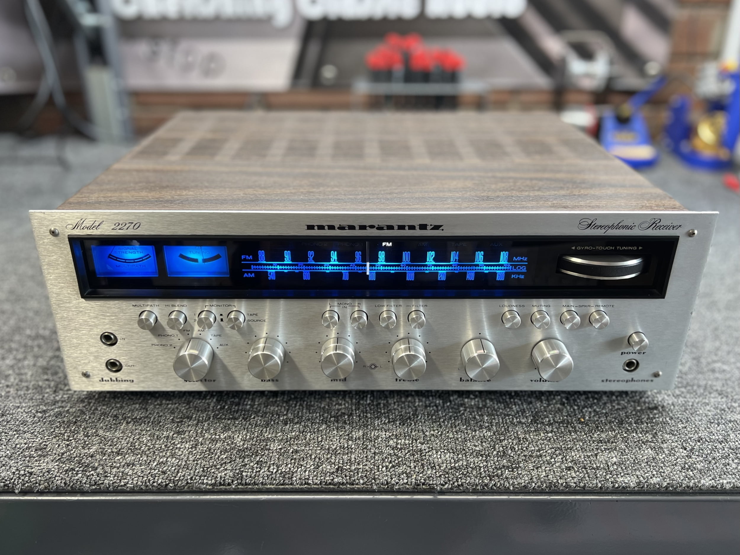 FAQs 143 FAQs
Marantz 2270