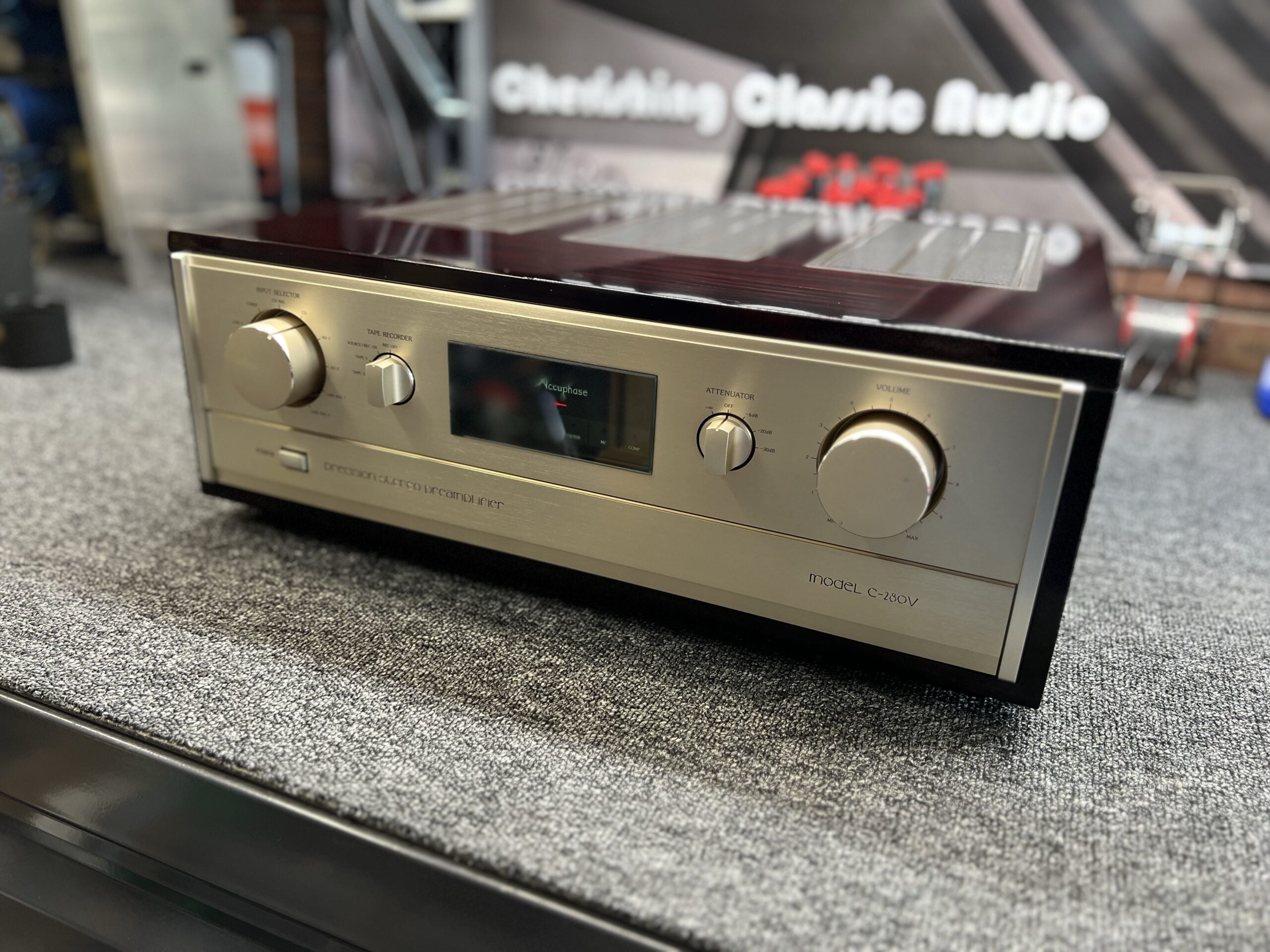 Accuphase C-280V