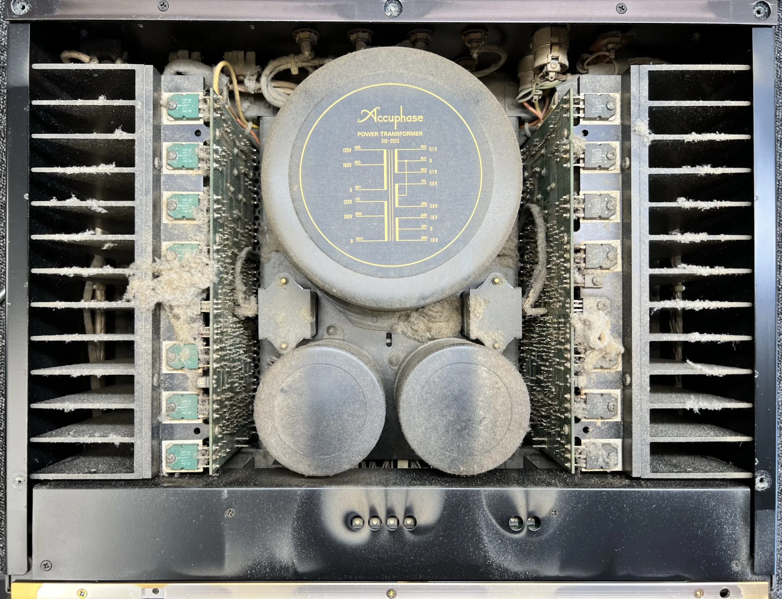 Accuphase P-360
