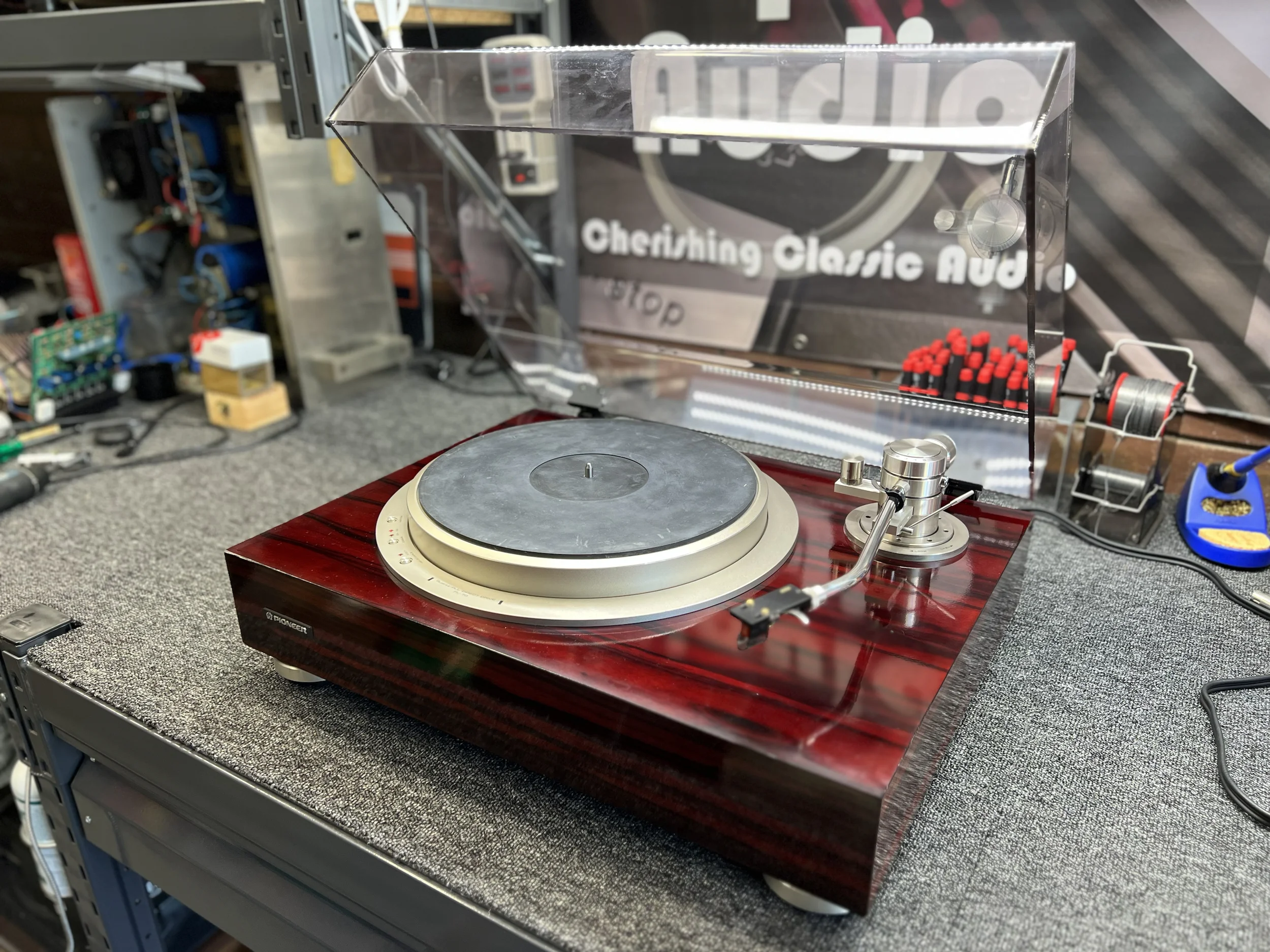 Stunning Yamaha GT-2000L Turntable Service 5 Pioneer PL-70L