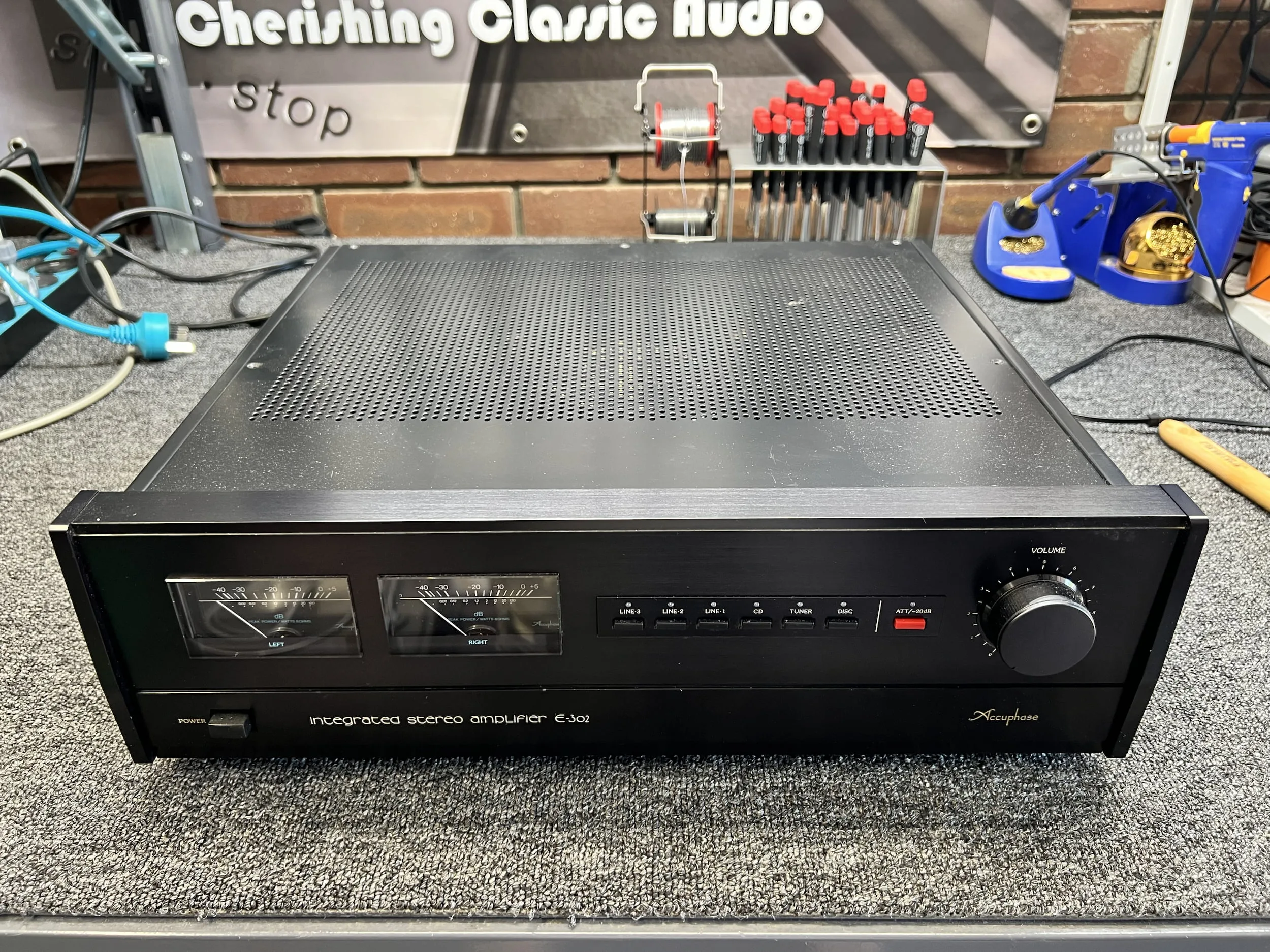 Accuphase E-302 Amplifier Repair & Overhaul 4 Accuphase E-302