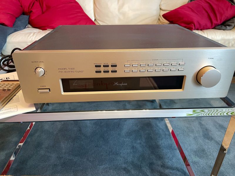 Wanted 12 Accuphase T-109