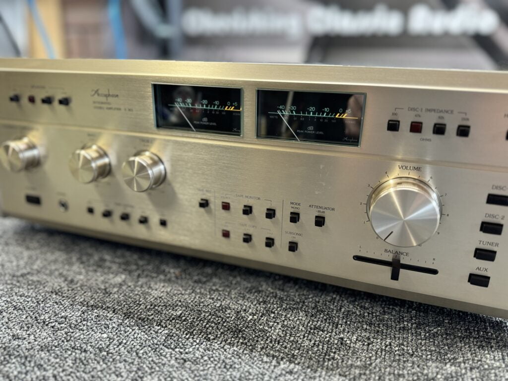 Accuphase E-303