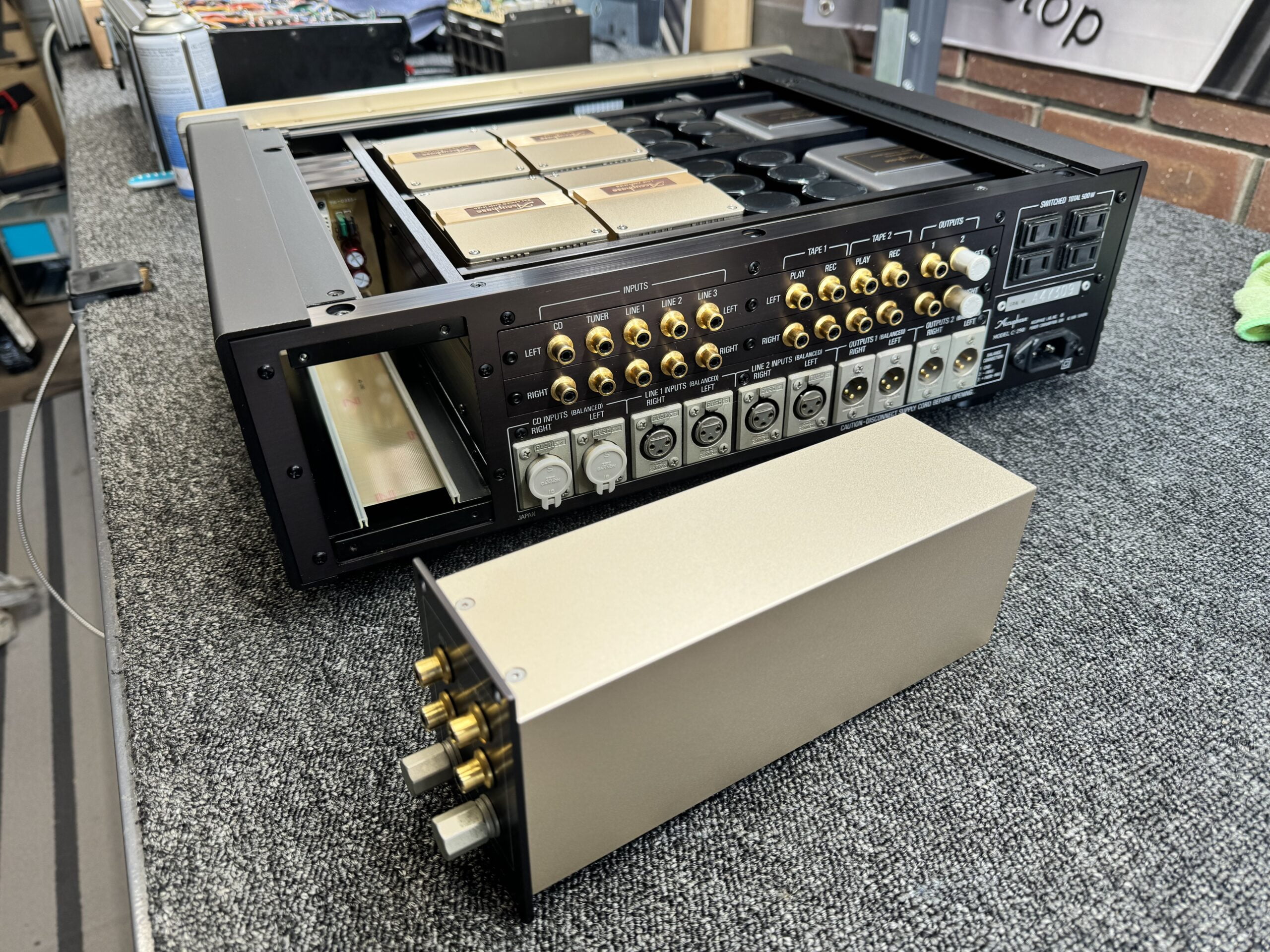 End-Game Accuphase C-280V Preamplifier Service 5 Accuphase C-290
Accuphase AD-290