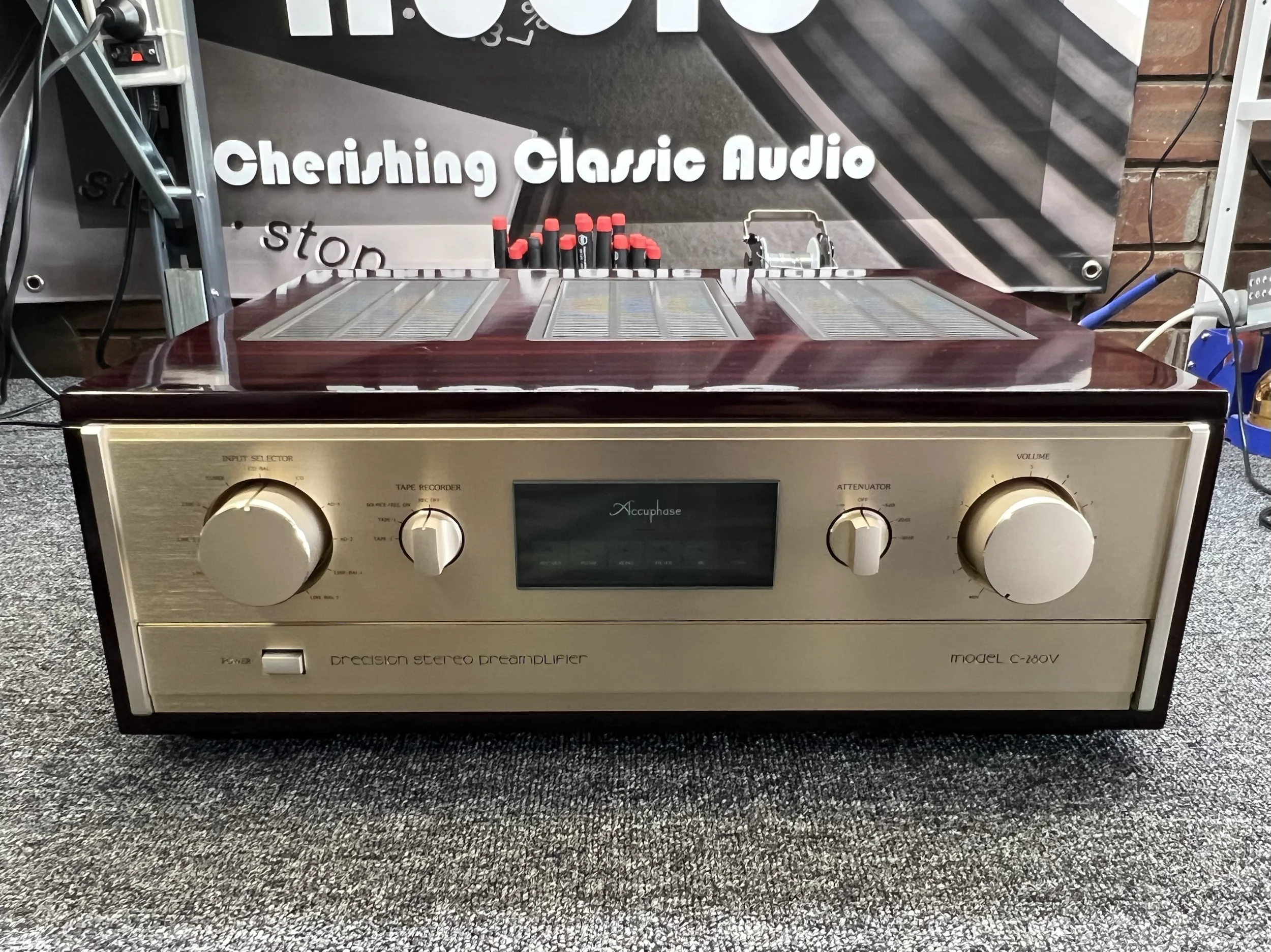 Accuphase C-280