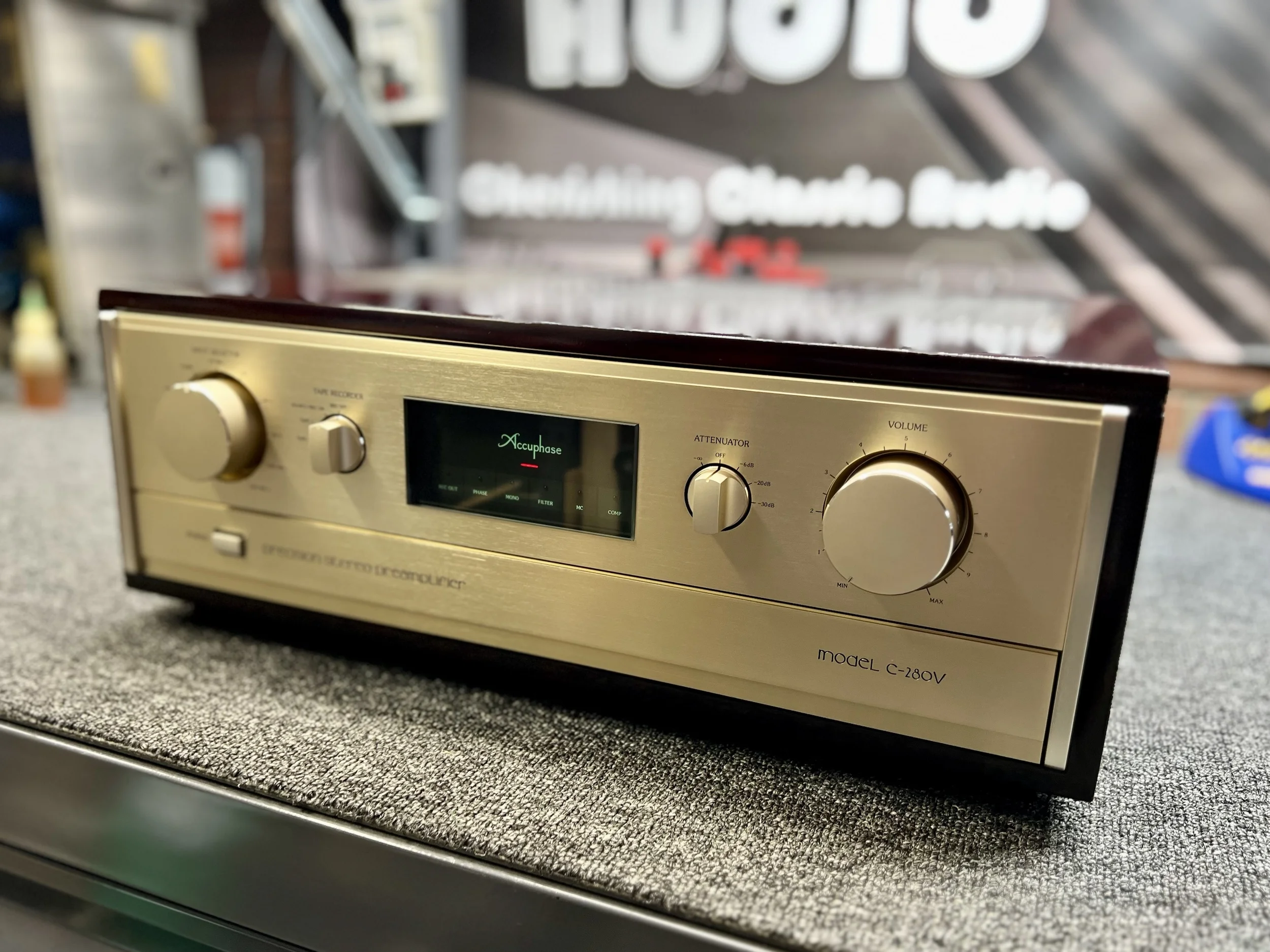 Accuphase C-280V
