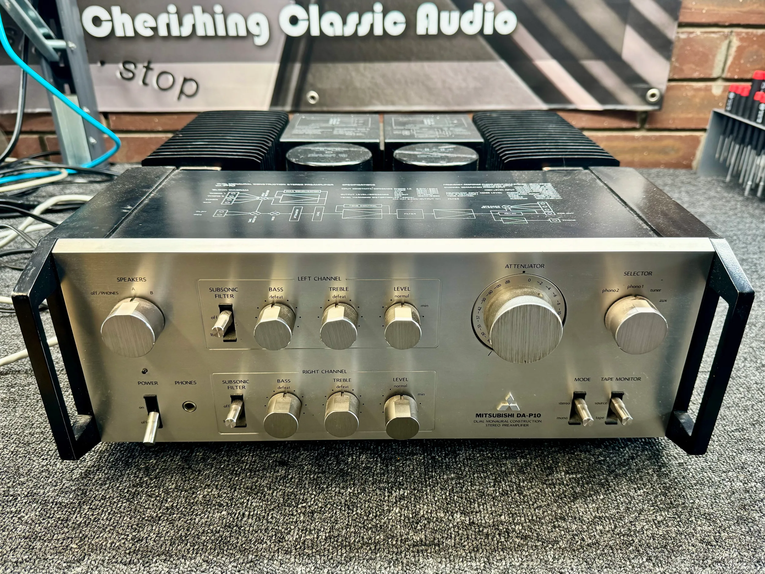 Rare Mitsubishi DA-P10 / DA-A10 Pre/Power Resurrection 4 Mitsubishi DA-P10 & DA-A10