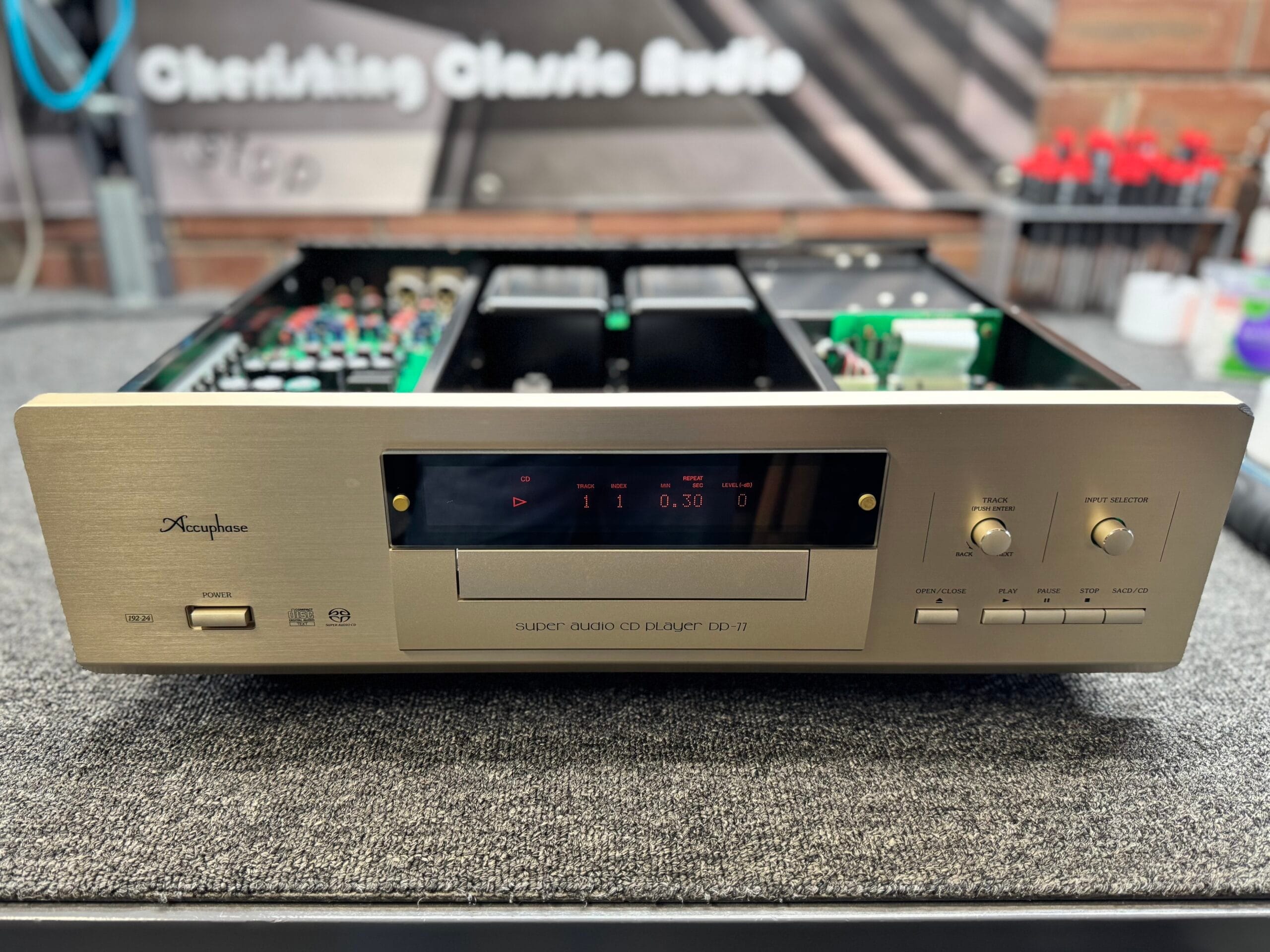 Accuphase DP-77