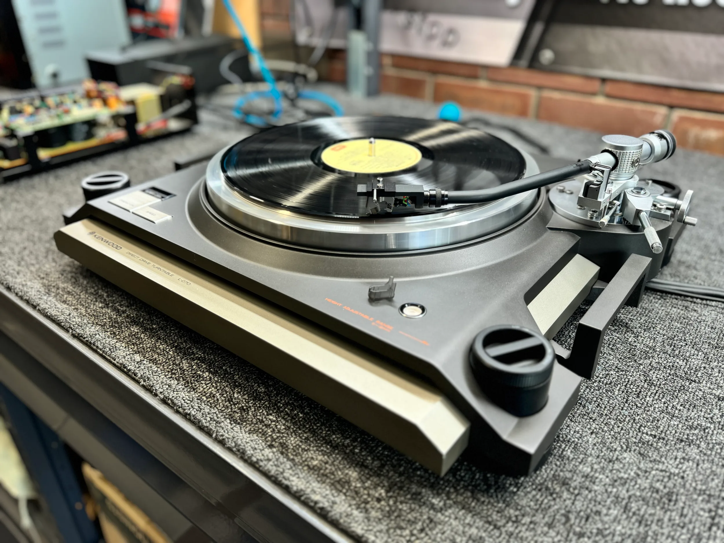 Kenwood L-07D
