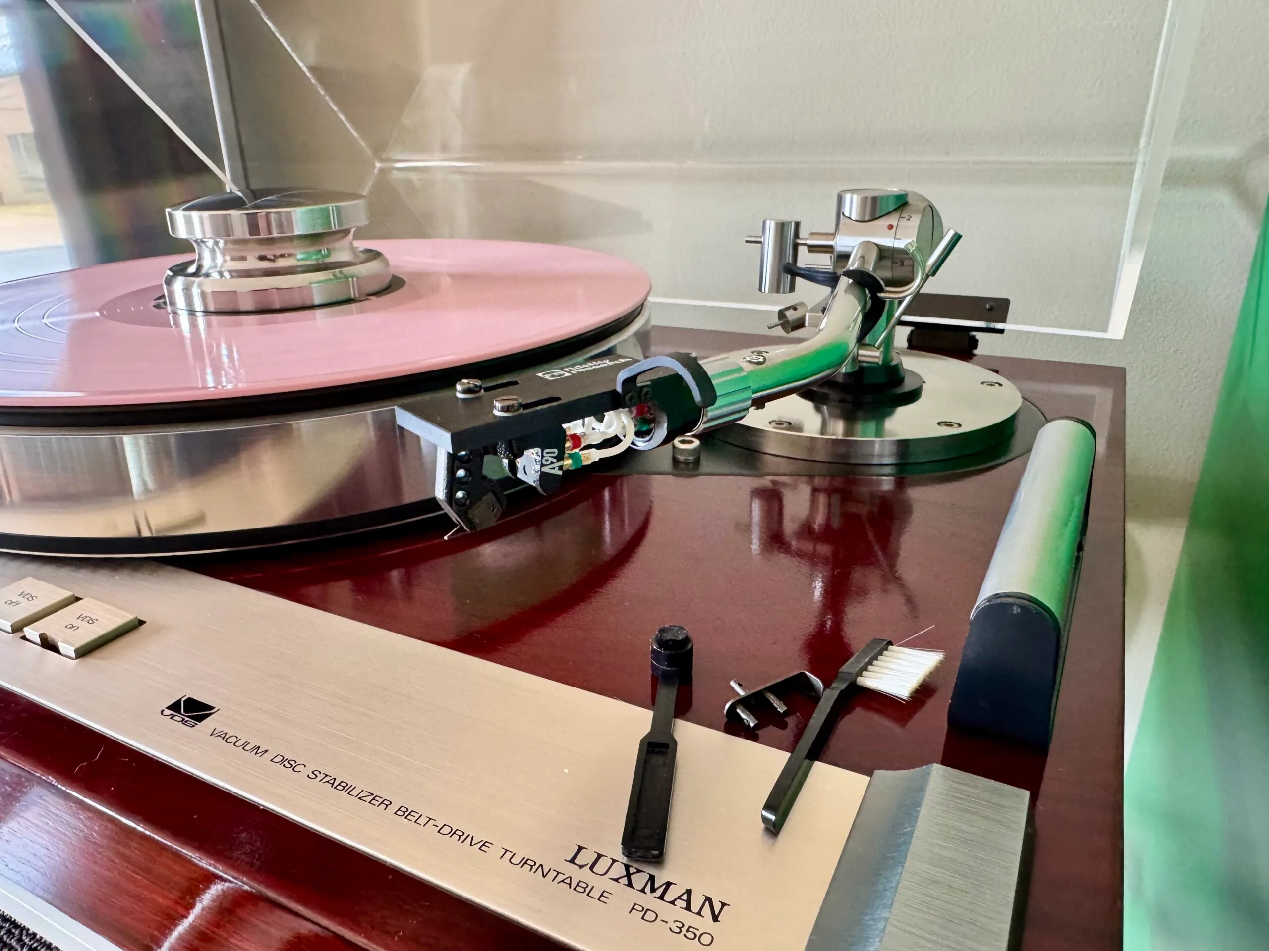 Is it normal to hear hum when playing records? 1 Luxman PD-350
Fidelity Research FR-64S
Ortofon MC-A90