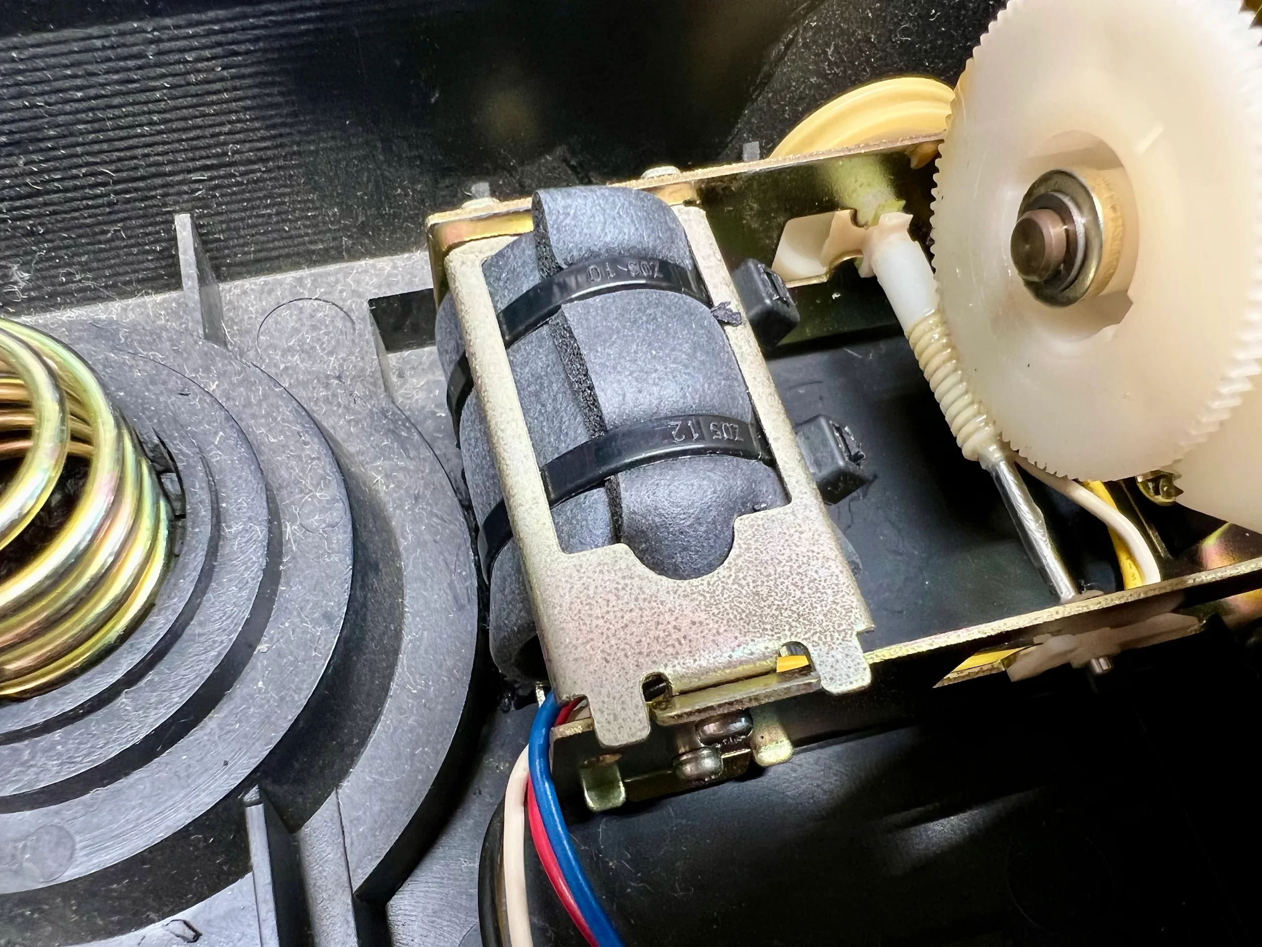 Beautiful Pioneer PL-L1000 Linear Tracking Turntable Repair & Review 11 Pioneer PL-L1000
