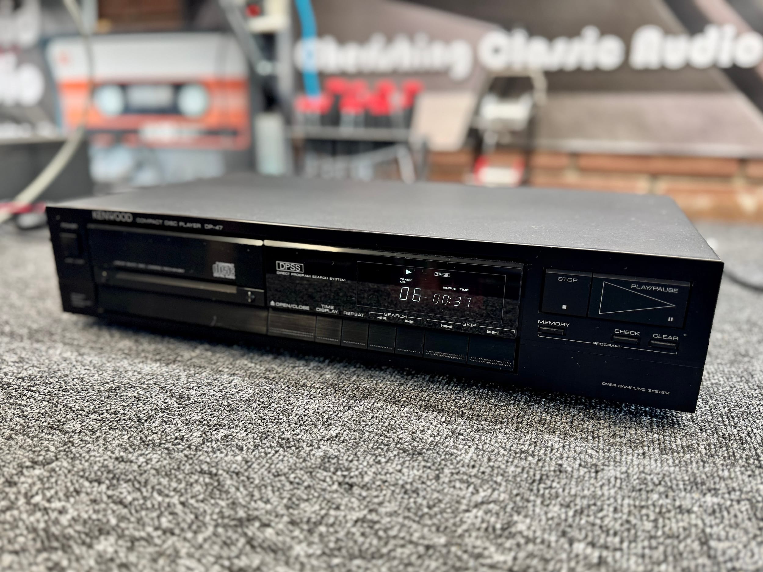 Store 10 Kenwood DP-47