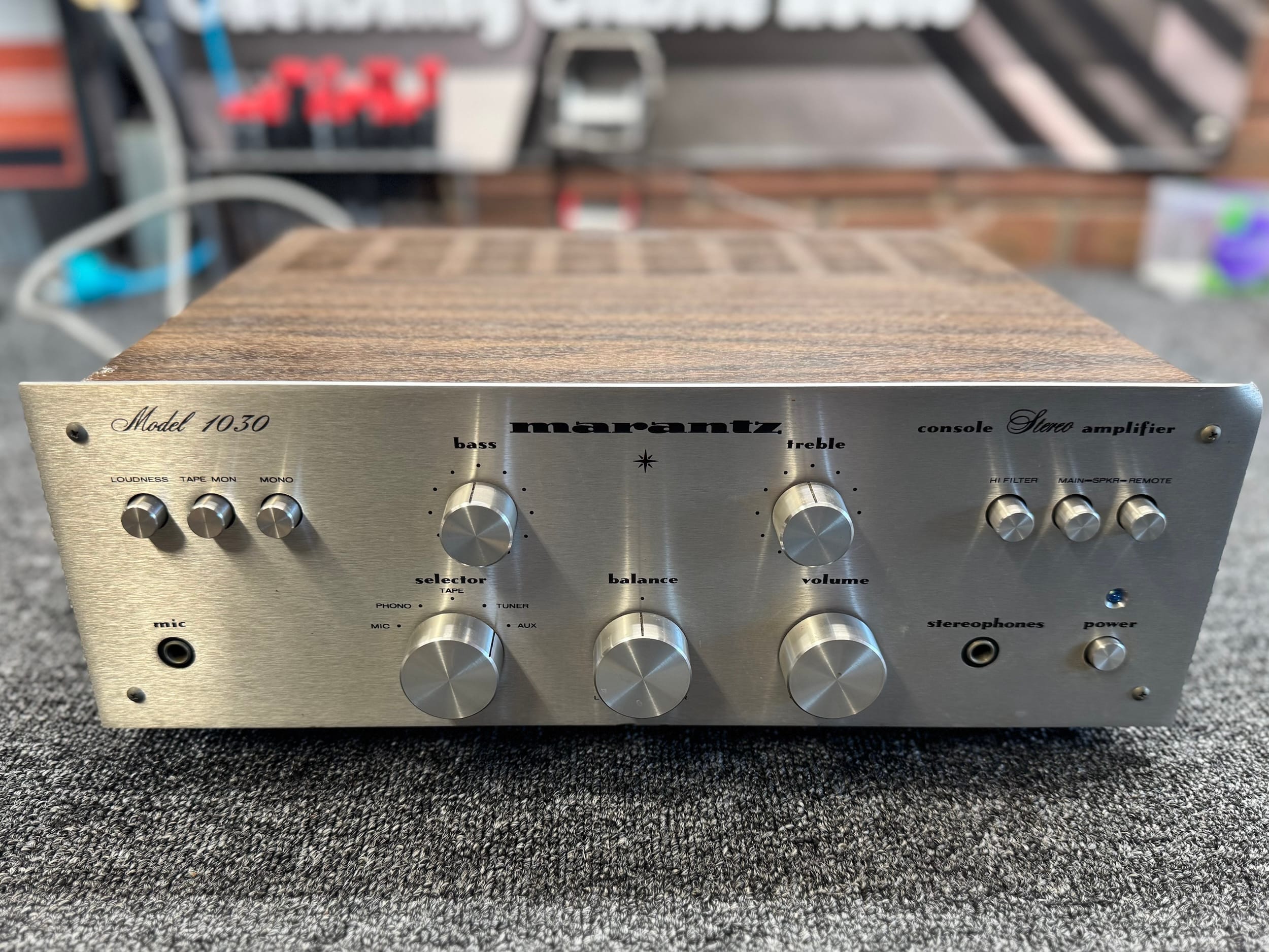 Baby Amplifiers: Marantz 1030 12 Marantz 1030