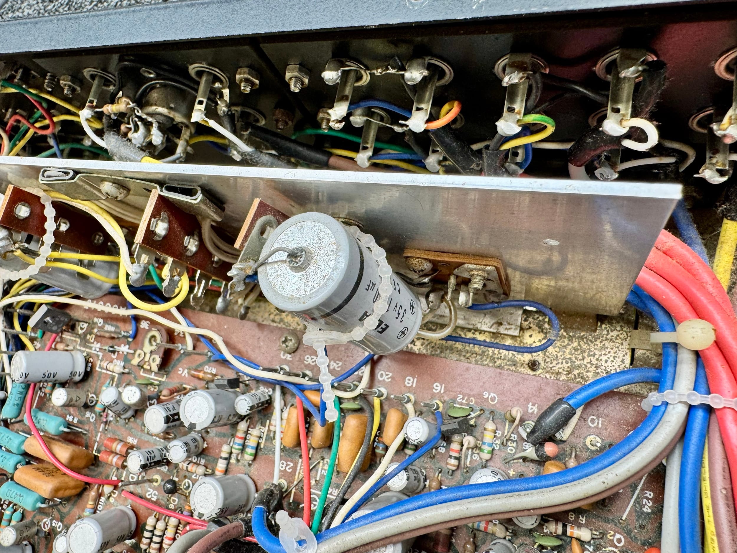 Baby Amplifiers: Kenwood KA-4002A 9 Kenwood KA-4002A