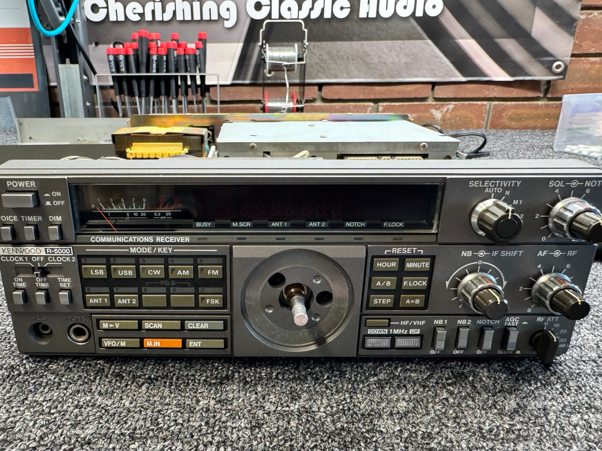 Amazing Kenwood R-5000 Shortwave Receiver! 9 Kenwood R-5000