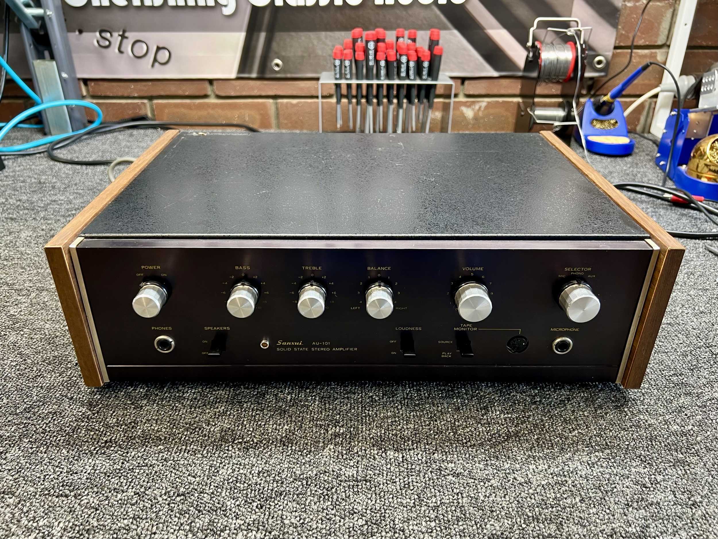 Baby Amplifiers: Sansui AU-101 3 Sansui AU-101