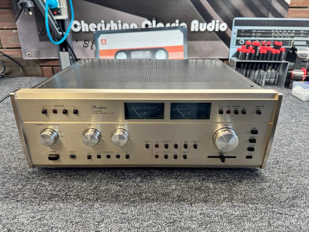 Accuphase E-303