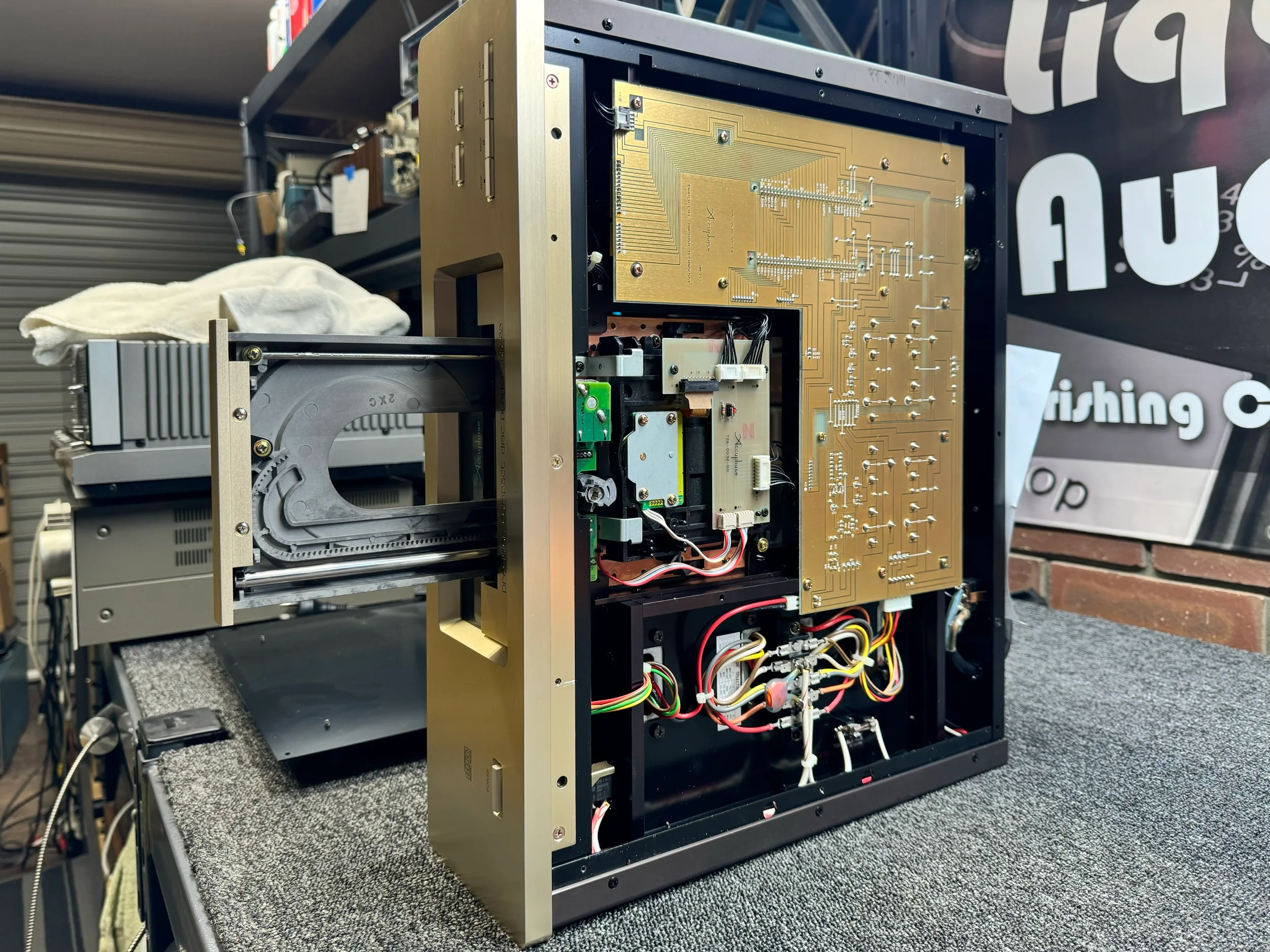 Accuphase DP-90
