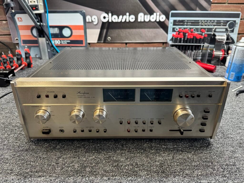 Accuphase E-303