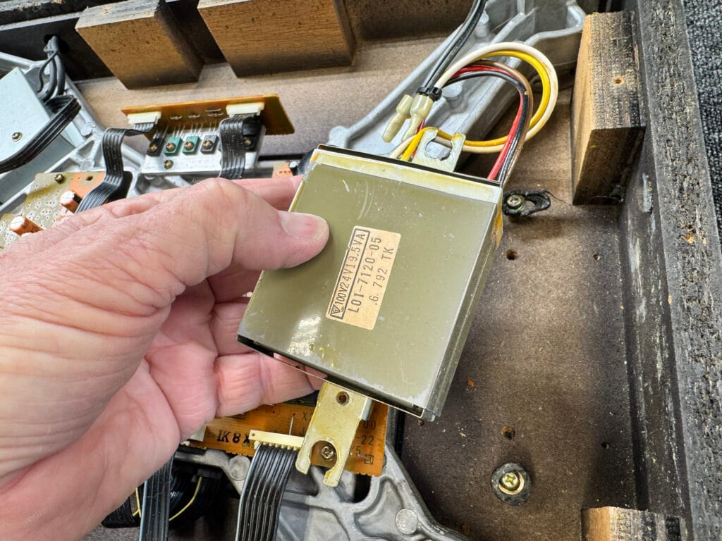 Kenwood KP-990
Kenwood KD-990