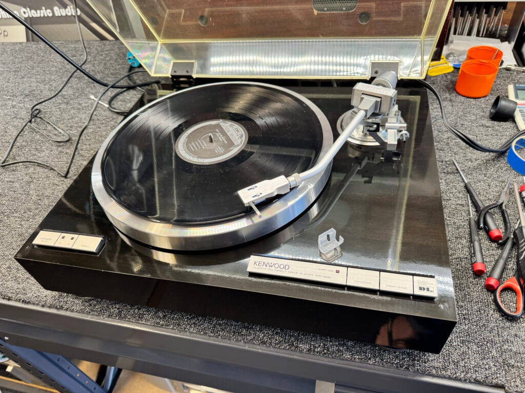 Kenwood KP-990
Kenwood KD-990