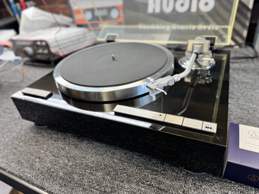 Kenwood KP-990
Kenwood KD-990