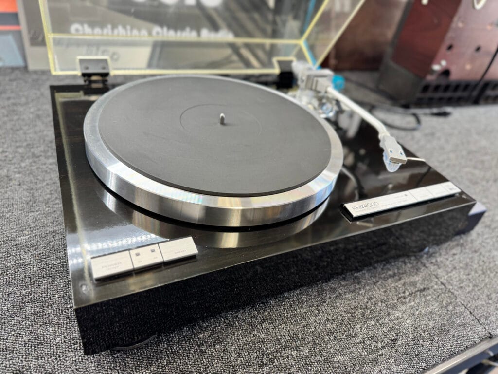 Kenwood KP-990
Kenwood KD-990