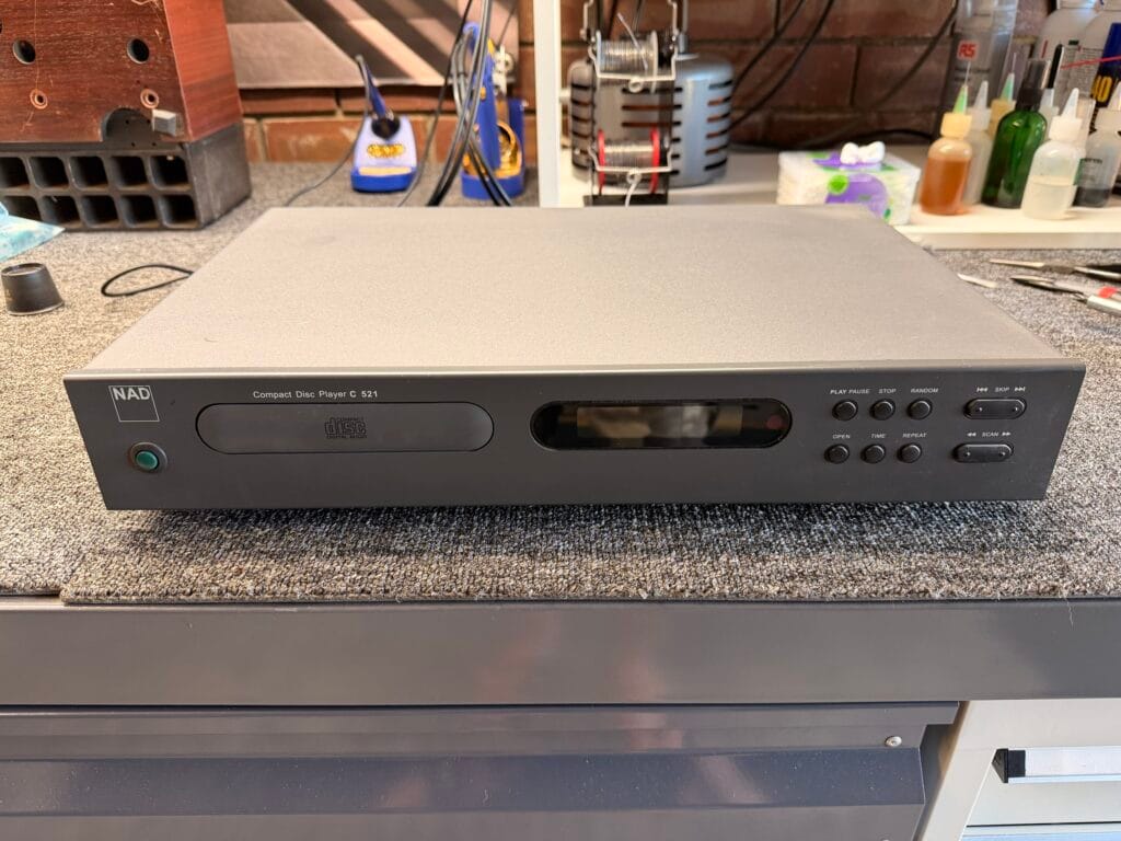 NAD C-521 
