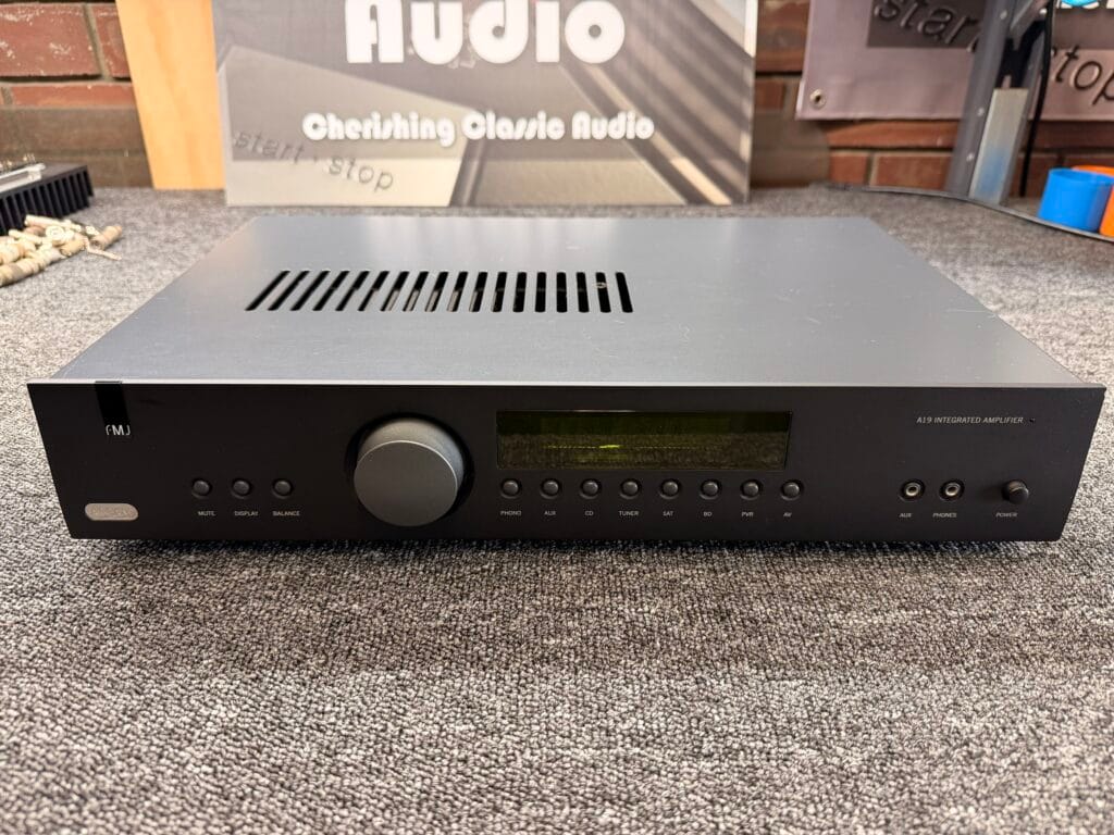 Arcam FMJ A-19