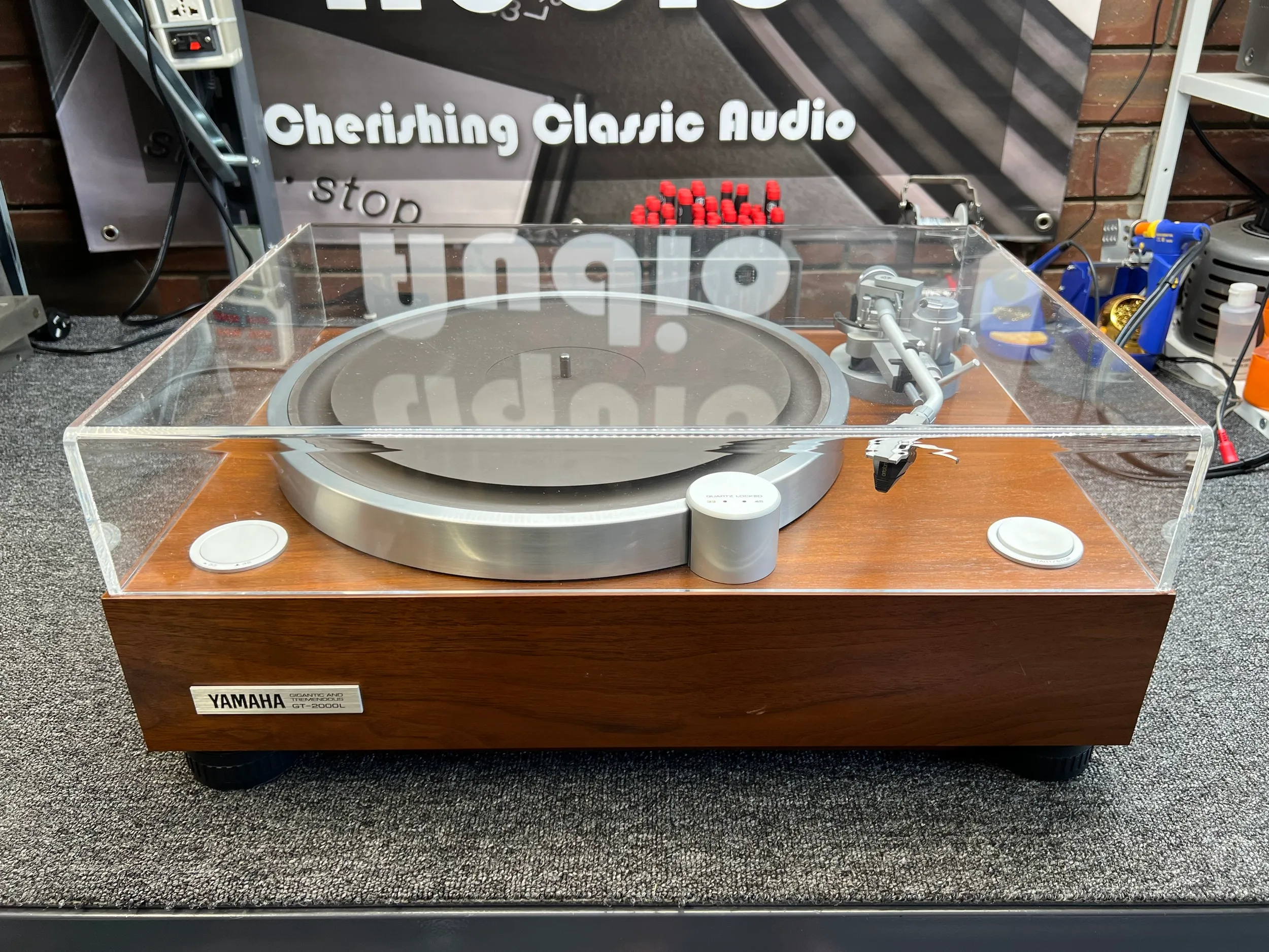 Stunning Yamaha GT-2000L Turntable Service | LiQUiD AUDiO