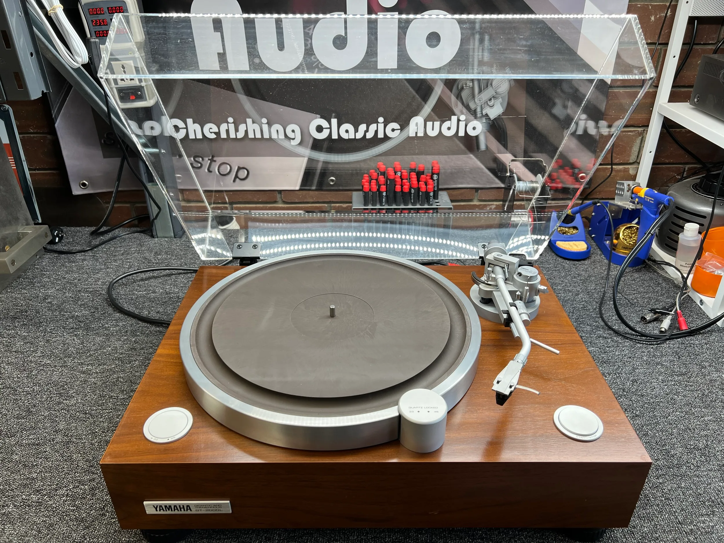 Stunning Yamaha GT-2000L Turntable Service 6 Yamaha GT-2000L