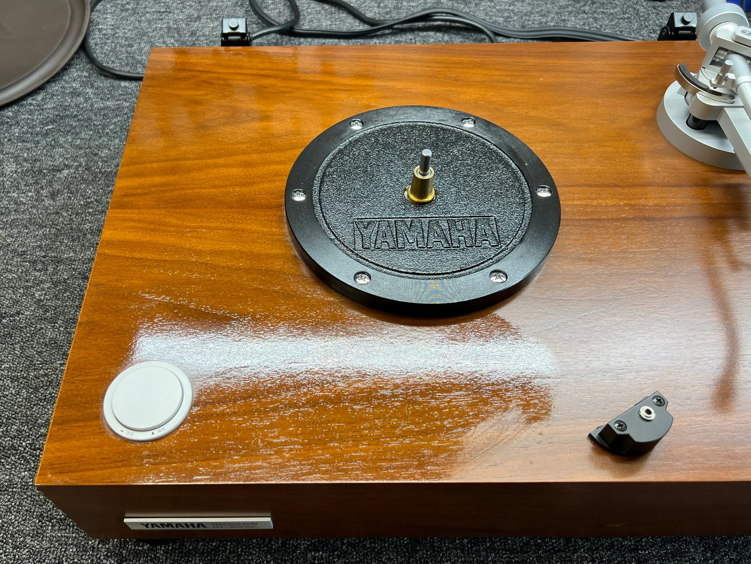 Stunning Yamaha GT-2000L Turntable Service 16 Yamaha GT-2000L